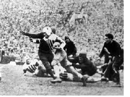 Alabama running against Washington State in the 1931 Rose Bowl