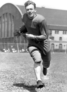 Minnesota halfback Sonny Franck