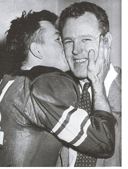 Oklahoma quarterback Darrell Royal and head coach Bud Wilkinson in 1949