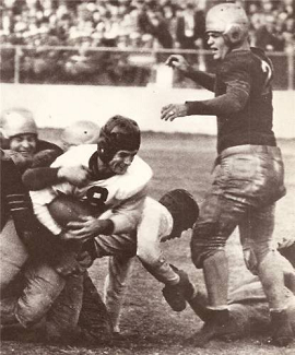 Davey O'Brien carrying for TCU in the 1939 Sugar Bowl