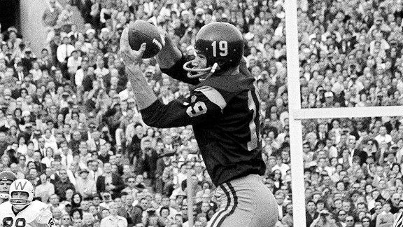 Southern Cal end Hal Bledsoe catching a pass in the 1963 Rose Bowl